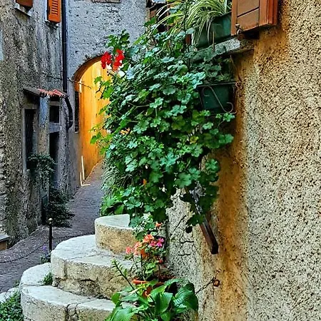 Casa La Pief 2 Rosso By Gardadomusmea Tremosine