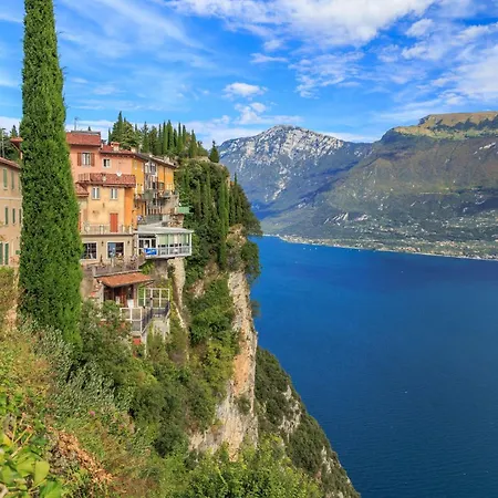 Casa La Pief 2 Rosso By Gardadomusmea Lägenhet Tremosine